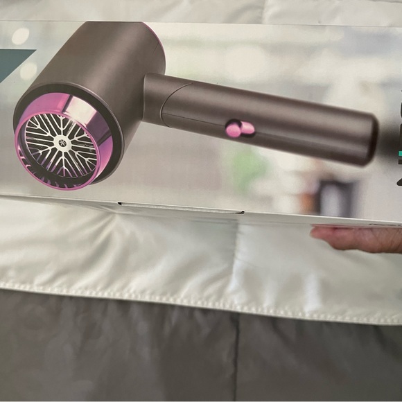 Folding Hair Dryer - Picture 3 of 3